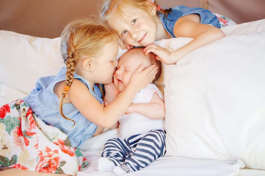Sibling Relationships: Tips For Family Bonding • FamilyApp